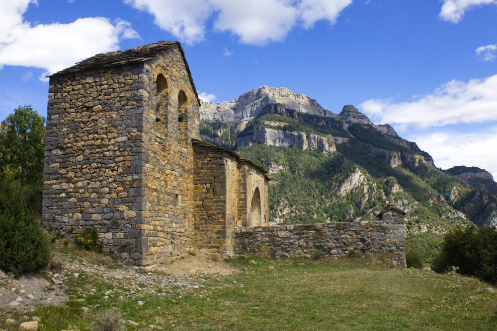 Serqué vesnička ve Španělských Pyrenejích